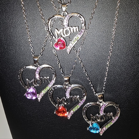 Jewelry - Heart Pendant 'Mom' Necklace - Select 1